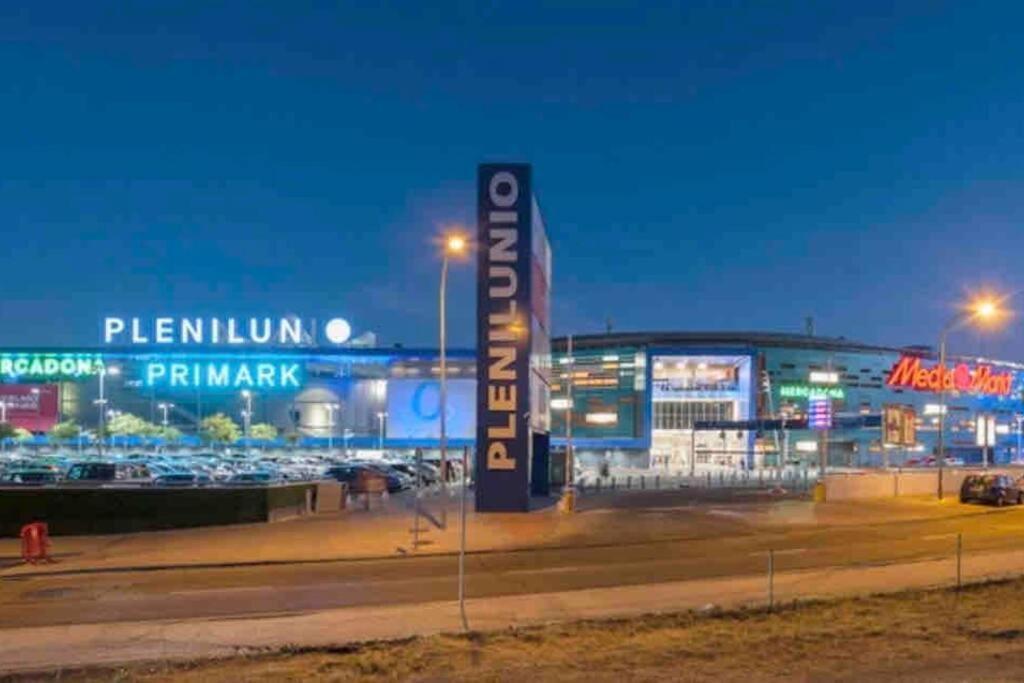 P4 Madrid Airport, Estadio Civitas, Ifema, Barajas Y Rejas 외부 사진