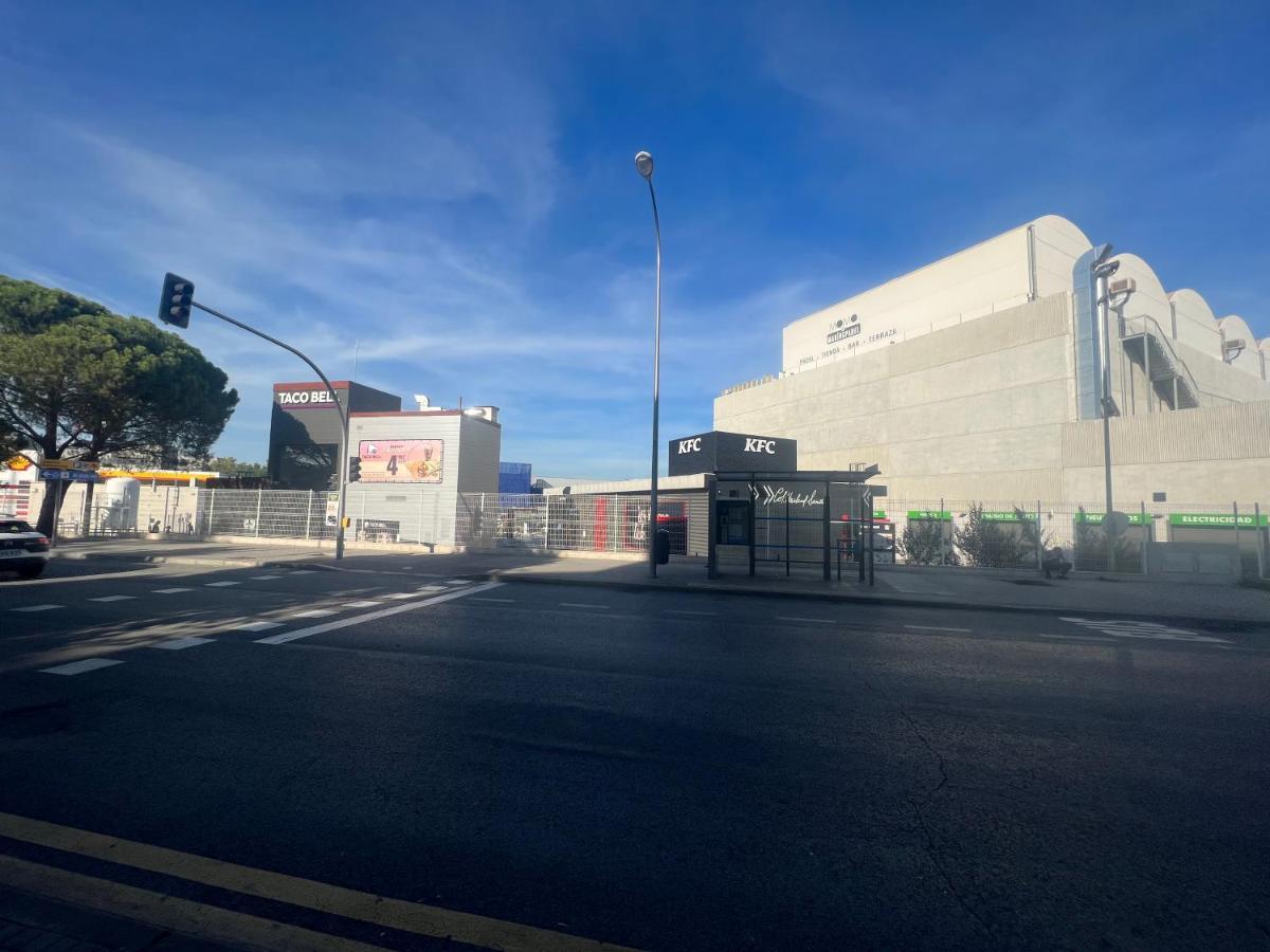 P4 Madrid Airport, Estadio Civitas, Ifema, Barajas Y Rejas 외부 사진